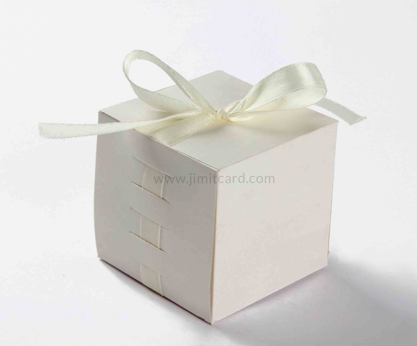 Bow Top Cube Favor Box No 5 - White-8544